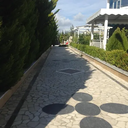 Fari Hotell Golem (Tirana)