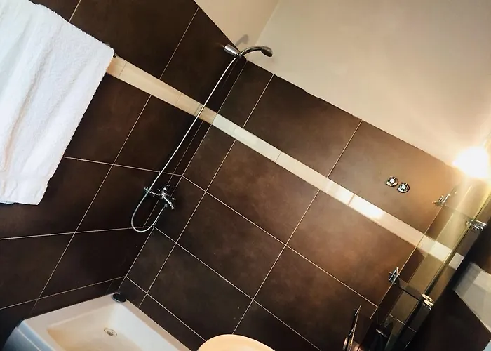 Fari Hotel Golem (Tirana)