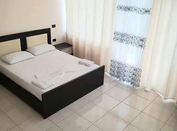 Fari Ξενοδοχείο Golem (Tirana)